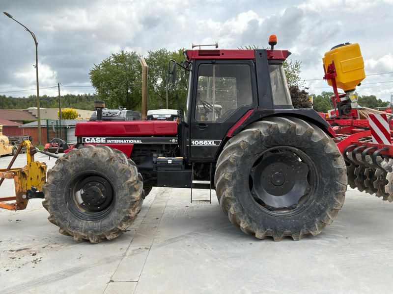1990 Case-International 1056XL Agricultural Tractor