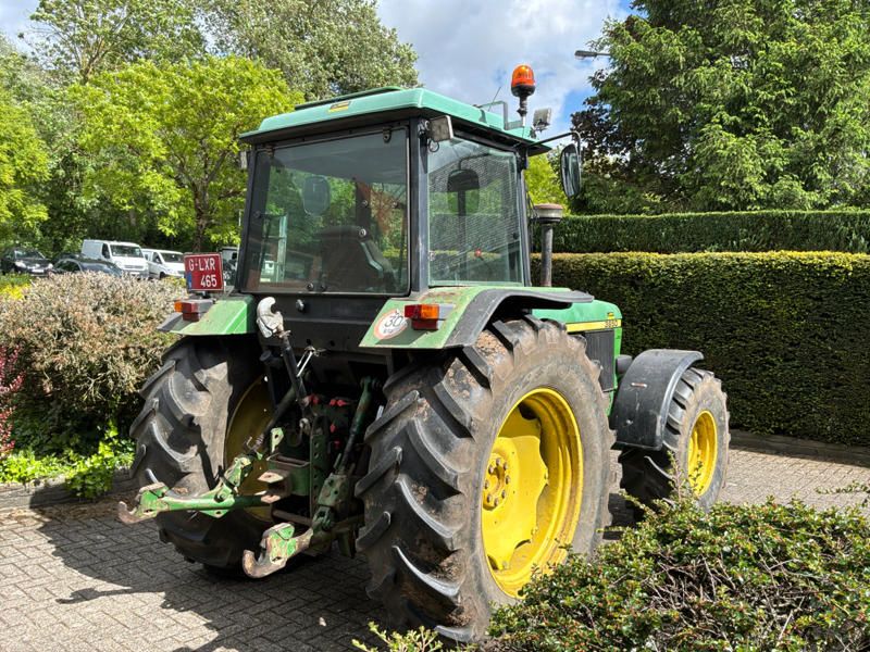 1989 John Deere 3650 Oldtimer-Traktor mit Allradantrieb