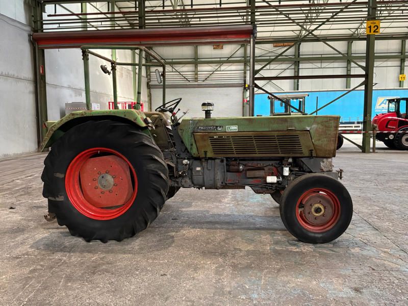 Fendt Favorit 4S Turbomatik Traktor mit 2-Rad-Antrieb