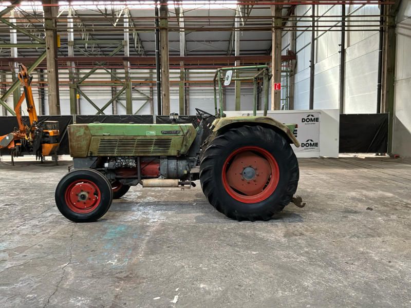 Fendt Favorit 4S Turbomatik Traktor mit 2-Rad-Antrieb
