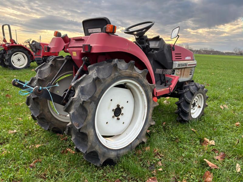 Shibaura P185F Mini-Traktor mit Allradantrieb