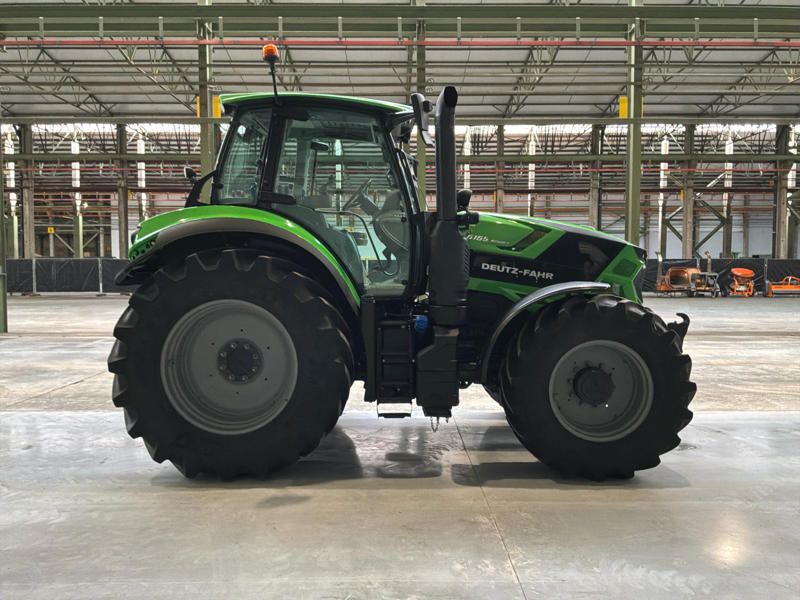 Deutz-Fahr Agrotron 6165 RC-Shift 4-wheel drive agricultural tractor