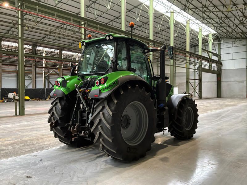 Deutz-Fahr Agrotron 6165 RC-Shift 4-wheel drive agricultural tractor