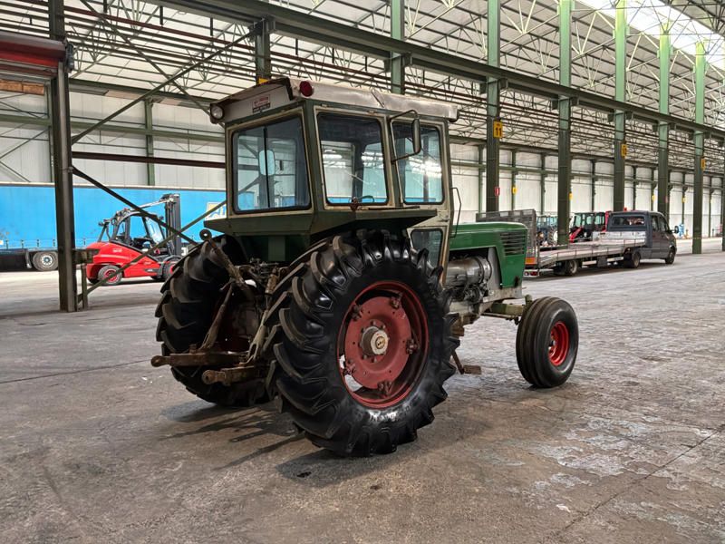 Deutz D100 06 Traktor mit 2-Rad-Antrieb