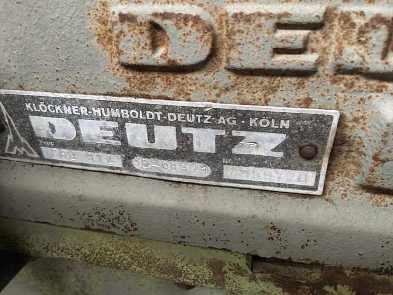 Deutz D100 06 Traktor mit 2-Rad-Antrieb