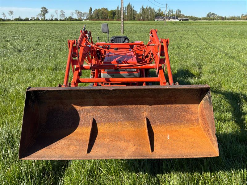 Kubota Sunshine L1-225 Mini-Traktor mit Allradantrieb und Frontlader