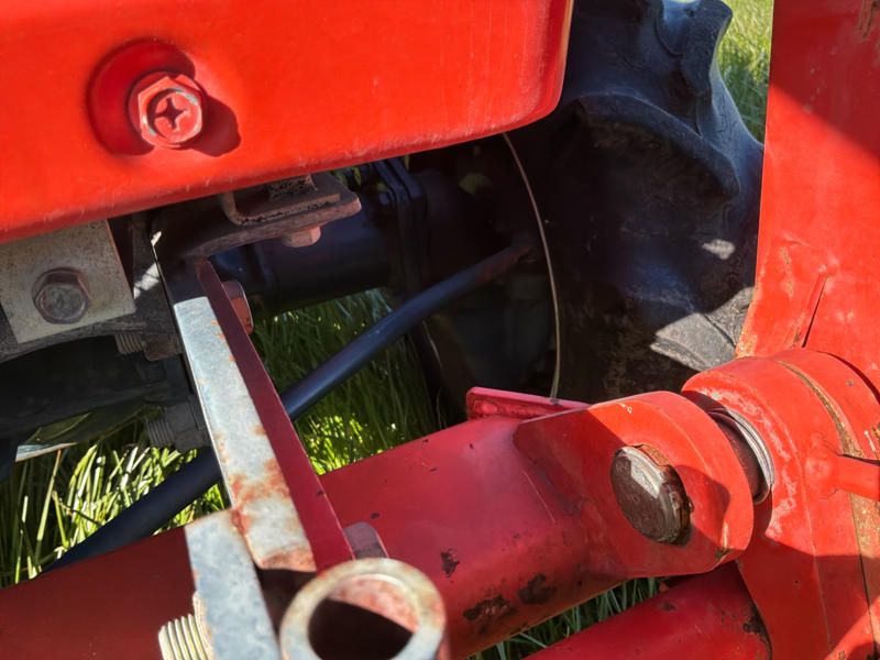 Kubota Sunshine L1-225 Mini-Traktor mit Allradantrieb und Frontlader