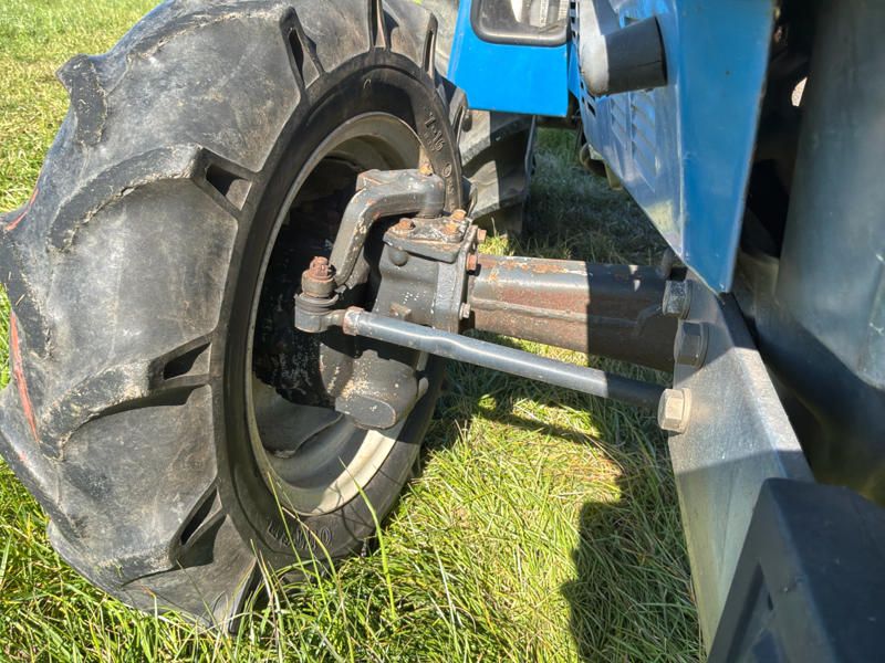 Iseki Landhope 240 Mini-Traktor mit Allradantrieb und Drehpflug