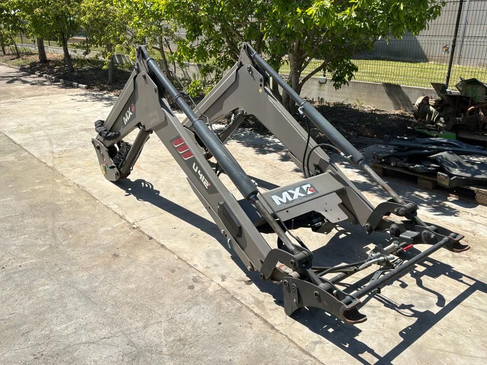 2011 MX U412+ front loader