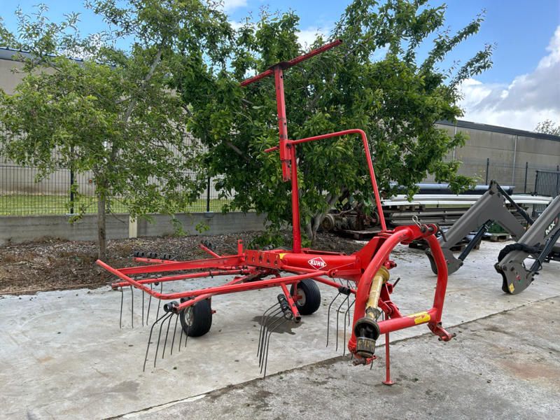 Kuhn GA301 GM getragener Schwader