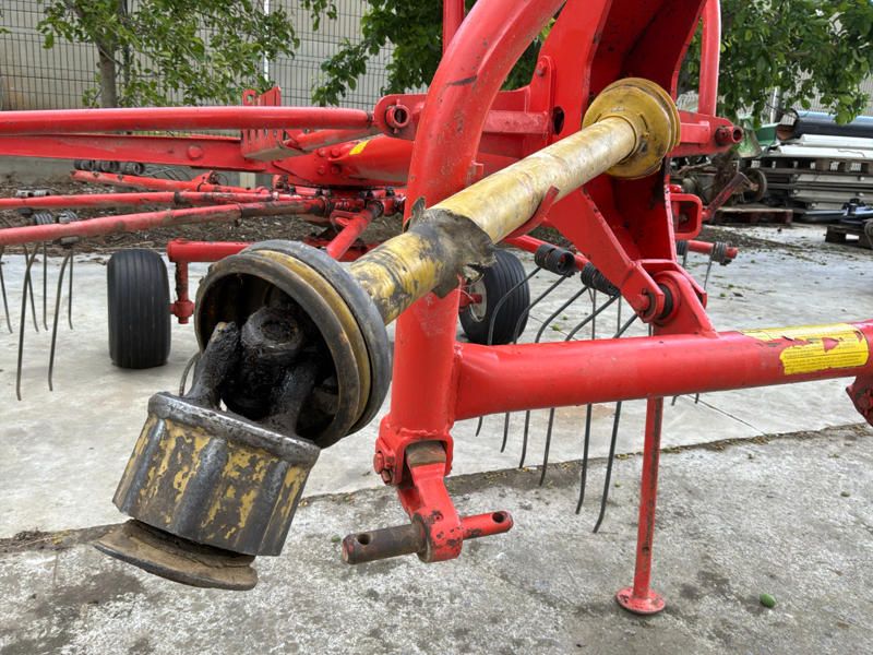 Kuhn GA301 GM getragener Schwader
