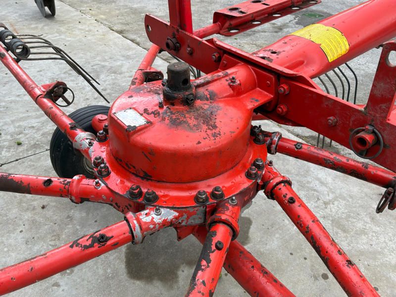 Kuhn GA301 GM getragener Schwader