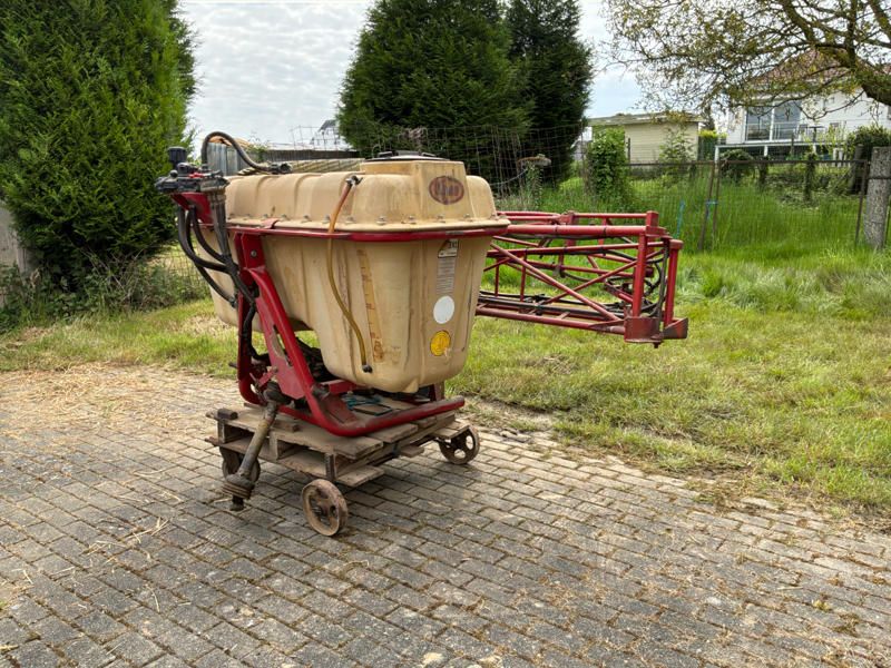 1989 Vicon LS400-1000 mounted sprayer