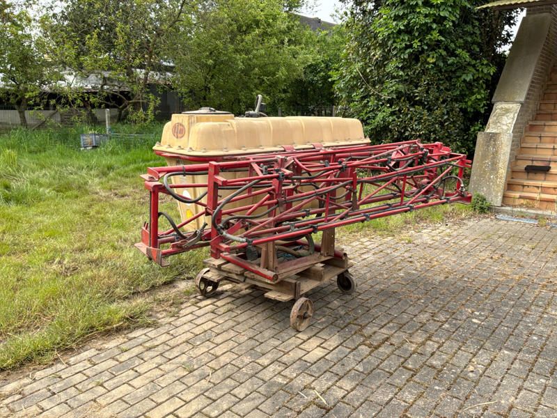 1989 Vicon LS400-1000 mounted sprayer