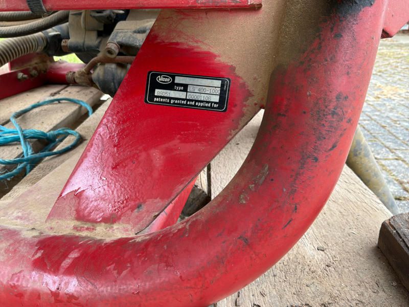 1989 Vicon LS400-1000 mounted sprayer