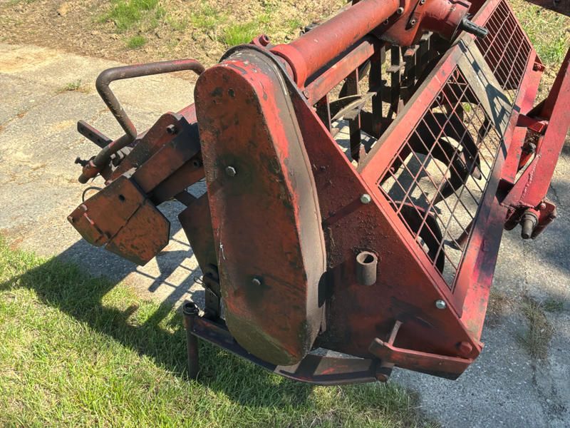 The Clippeleer Spit Cutter