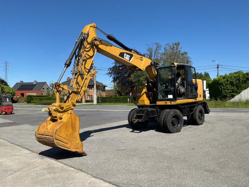 2016 Caterpillar M314F Reifenkran