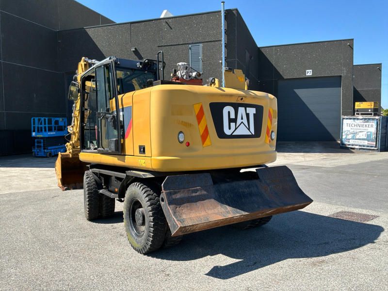 2016 Caterpillar M314F Reifenkran