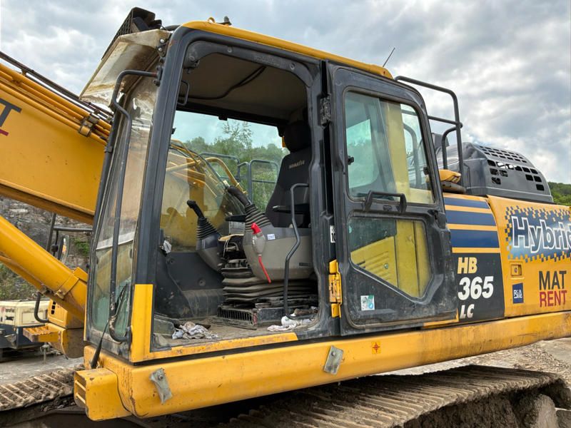 2017 Komatsu HB365LC-3 Raupenbagger