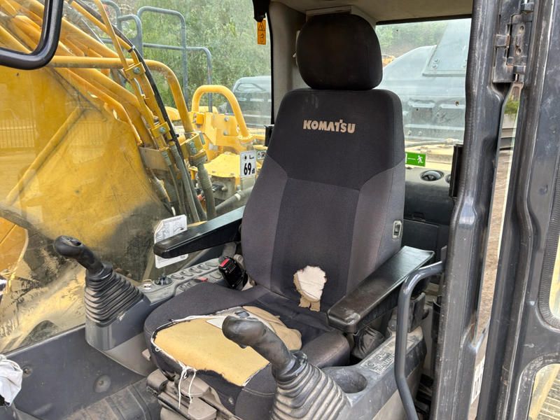 2017 Komatsu HB365LC-3 Raupenbagger