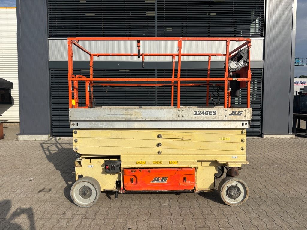 JLG 3246 ES