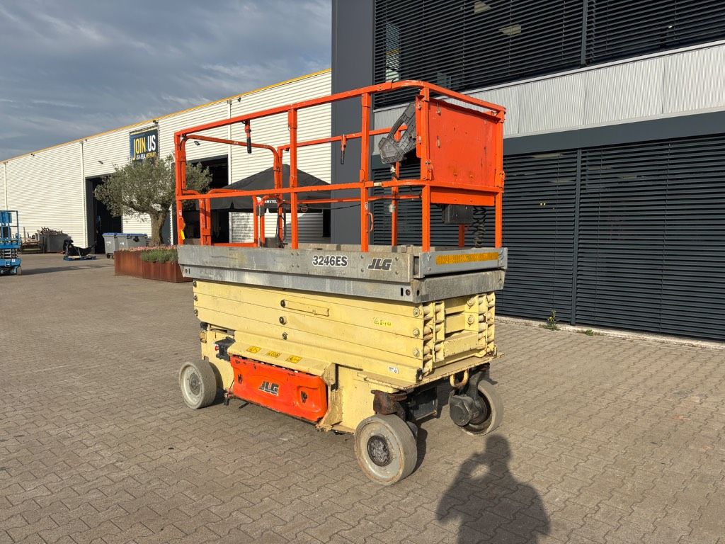 JLG 3246 ES