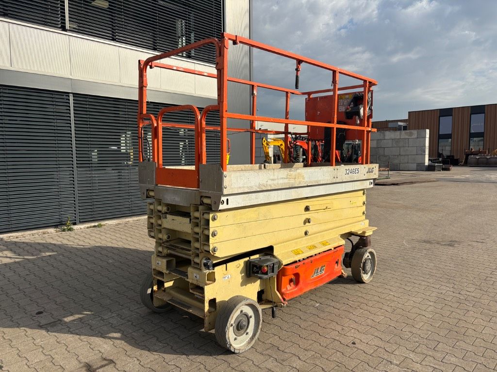 JLG 3246 ES