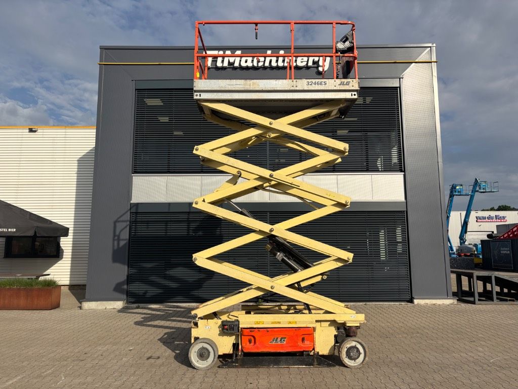 JLG 3246 ES