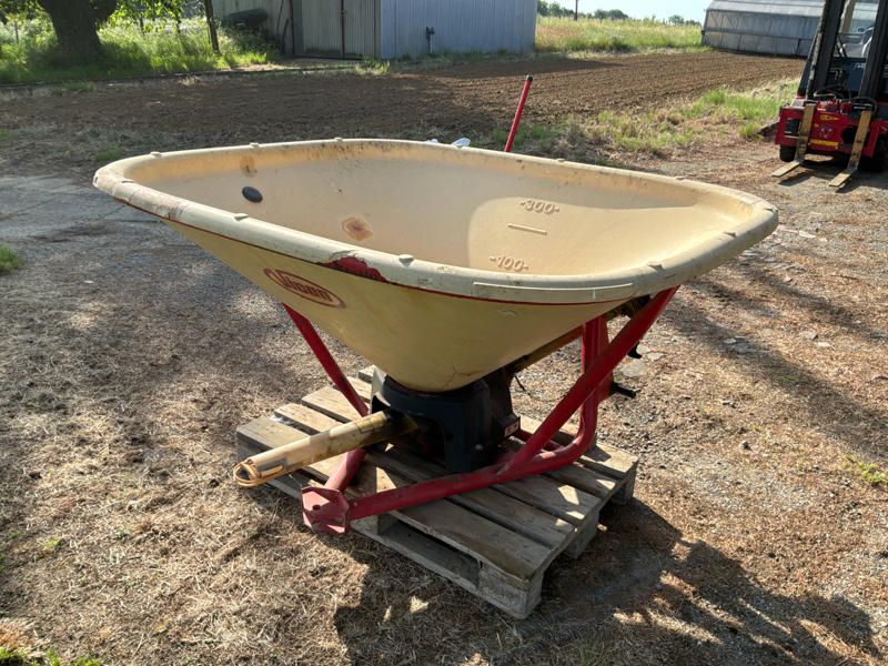 Vicon 76103 Fertilizer Spreader