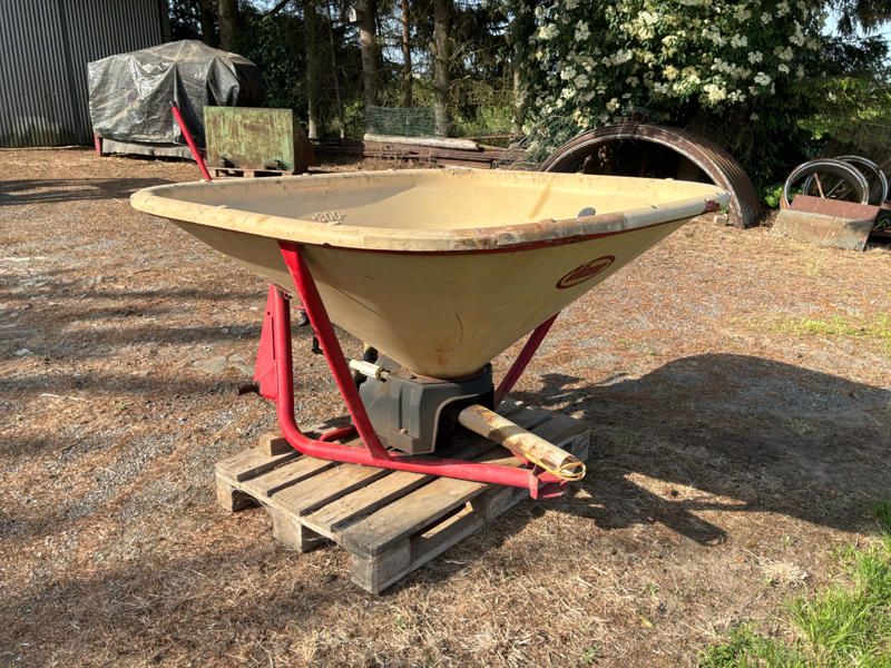 Vicon 76103 Fertilizer Spreader