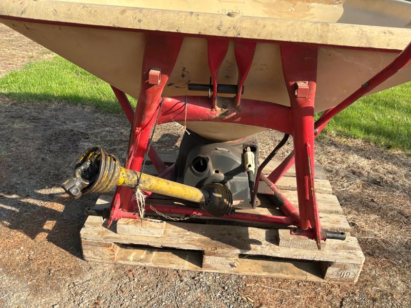 Vicon 76103 Fertilizer Spreader
