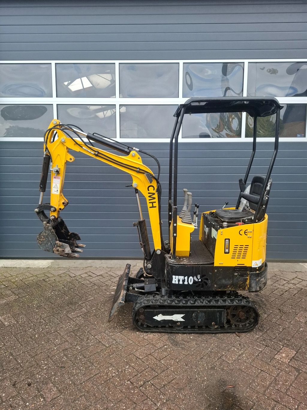 CMH HT10 Minigraver 1tons Gebruikt 2024