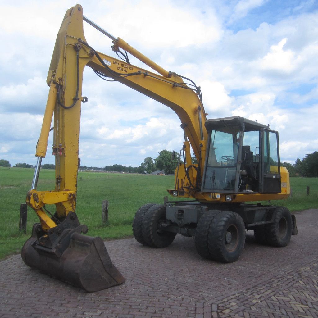 Sennebogen Mobiele kraan- Graafmachine SM13.