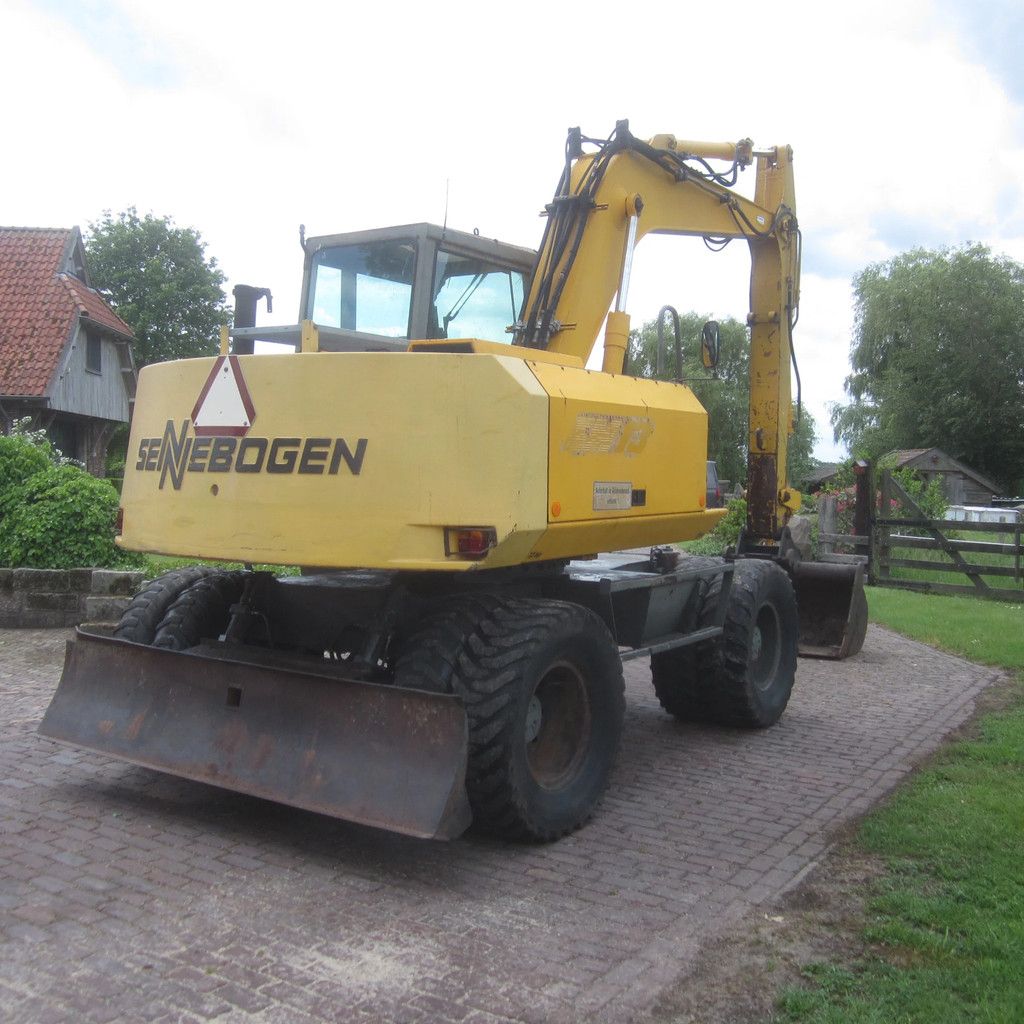 Sennebogen Mobiele kraan- Graafmachine SM13.