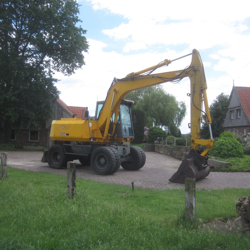 Sennebogen Mobiele kraan- Graafmachine SM13.