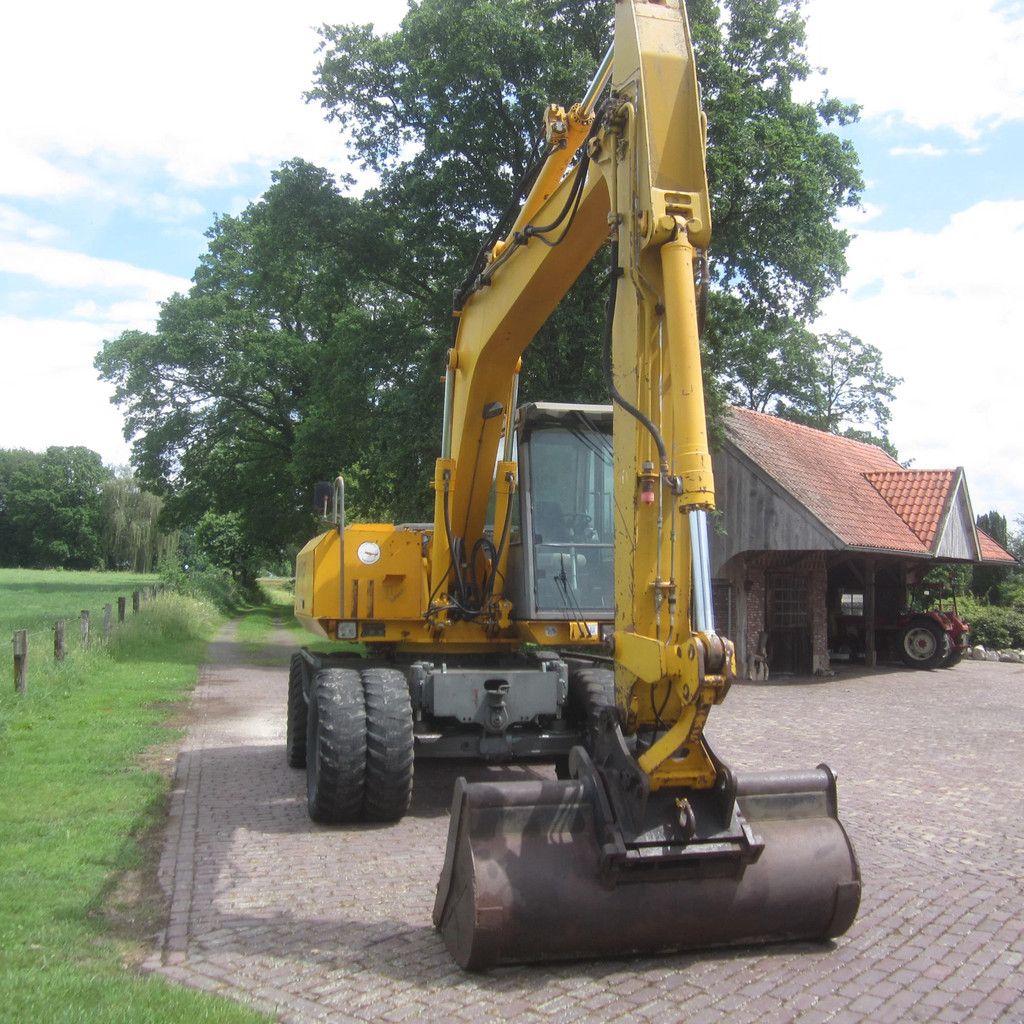 Sennebogen Mobiele kraan- Graafmachine SM13.