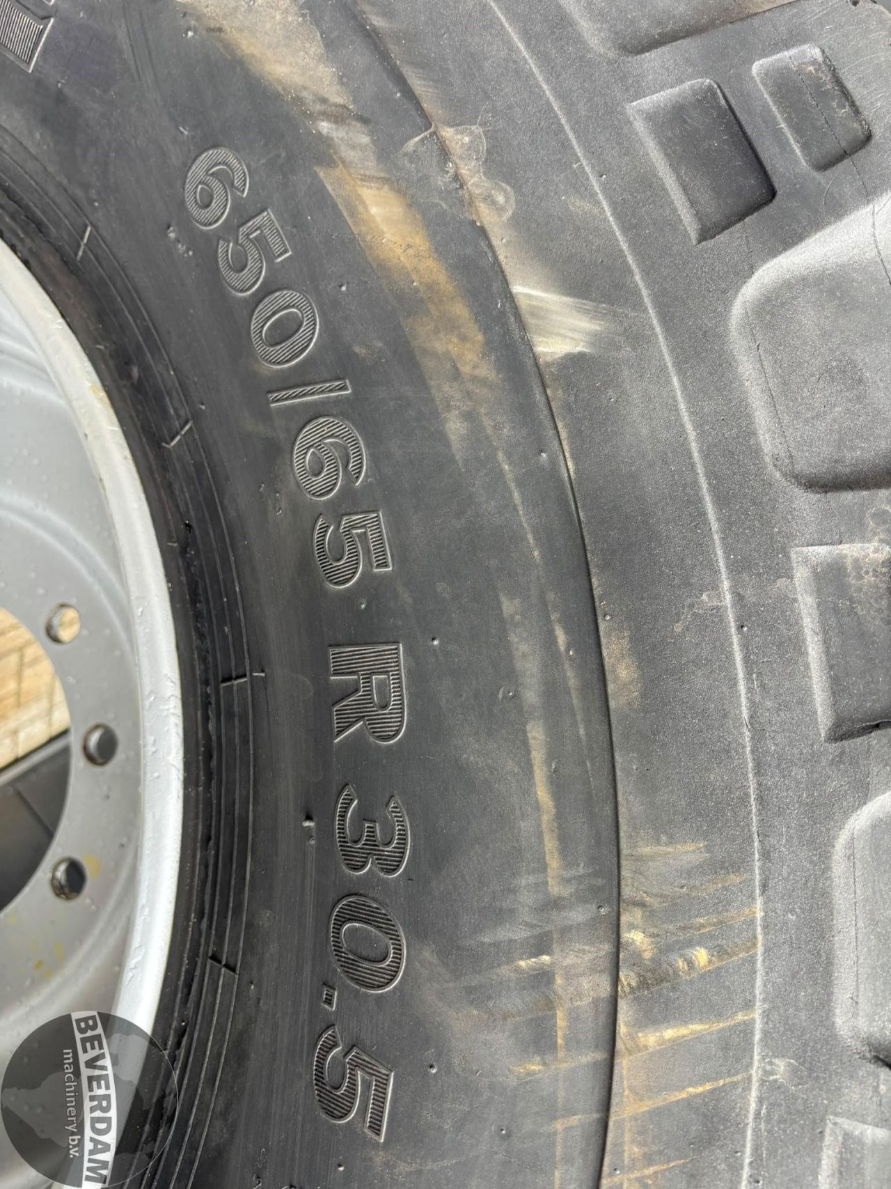 6x Alliance 650/65R30.5