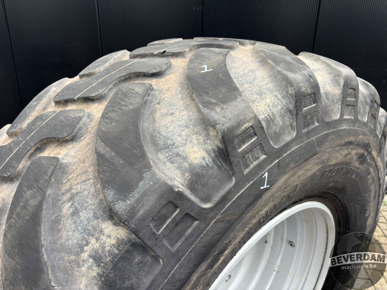 6x Alliance 650/65R30.5