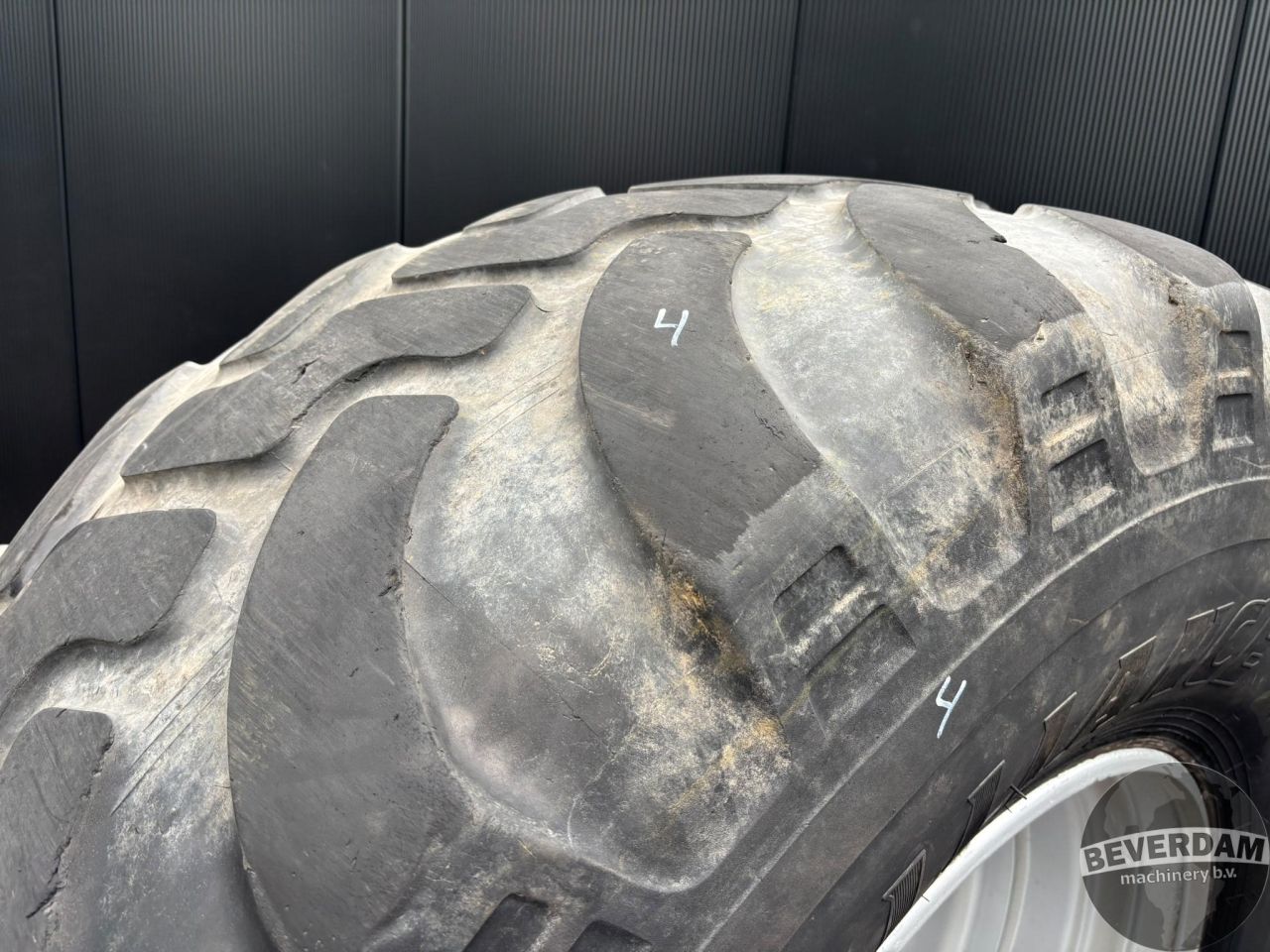 6x Alliance 650/65R30.5