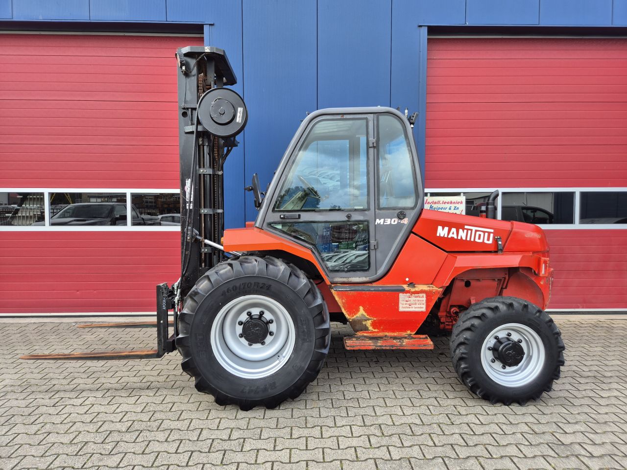 MANITOU M30-4 RUWTERREIN HEFTRUCK 3TONS 4X4 MET KENTEKEN