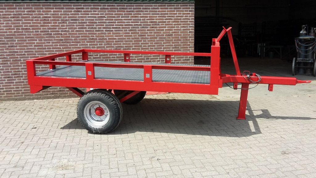 Agomac bakkenwagen bale trailer