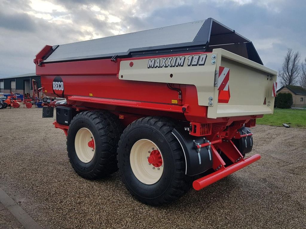 Beco Maxxim 180 tractor trailer