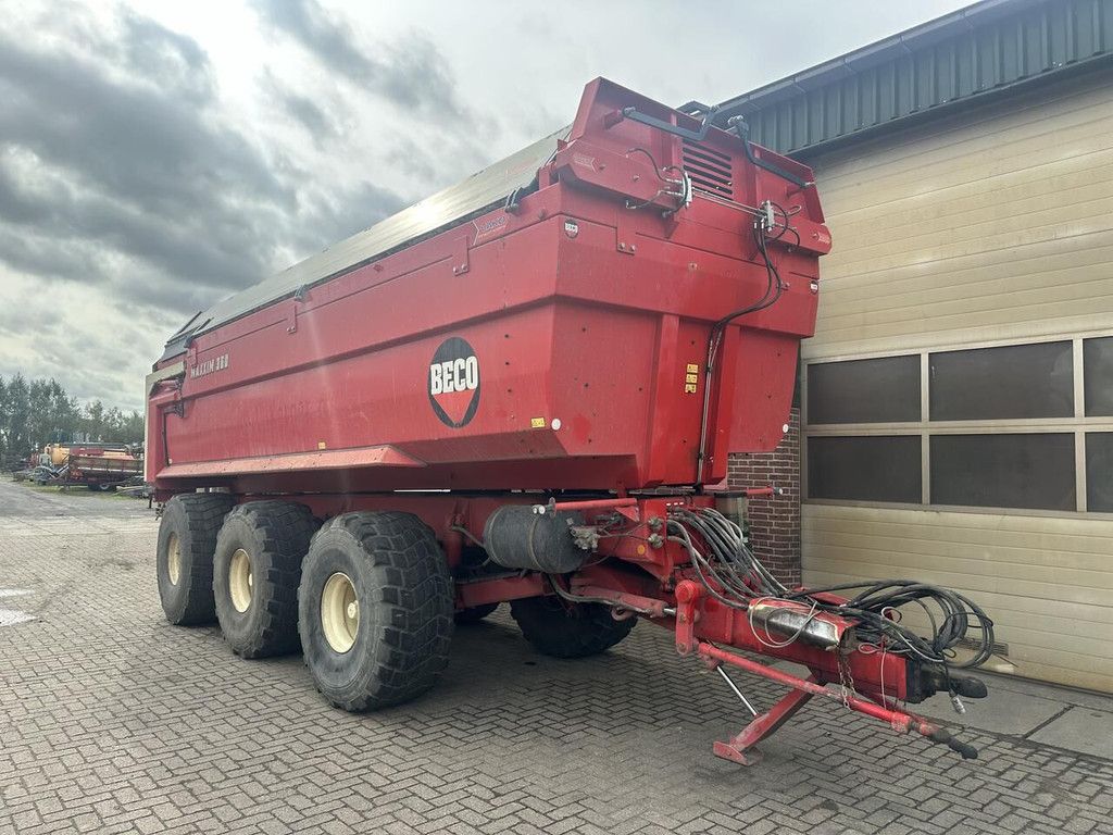 Beco Maxxim 360 dump trailer