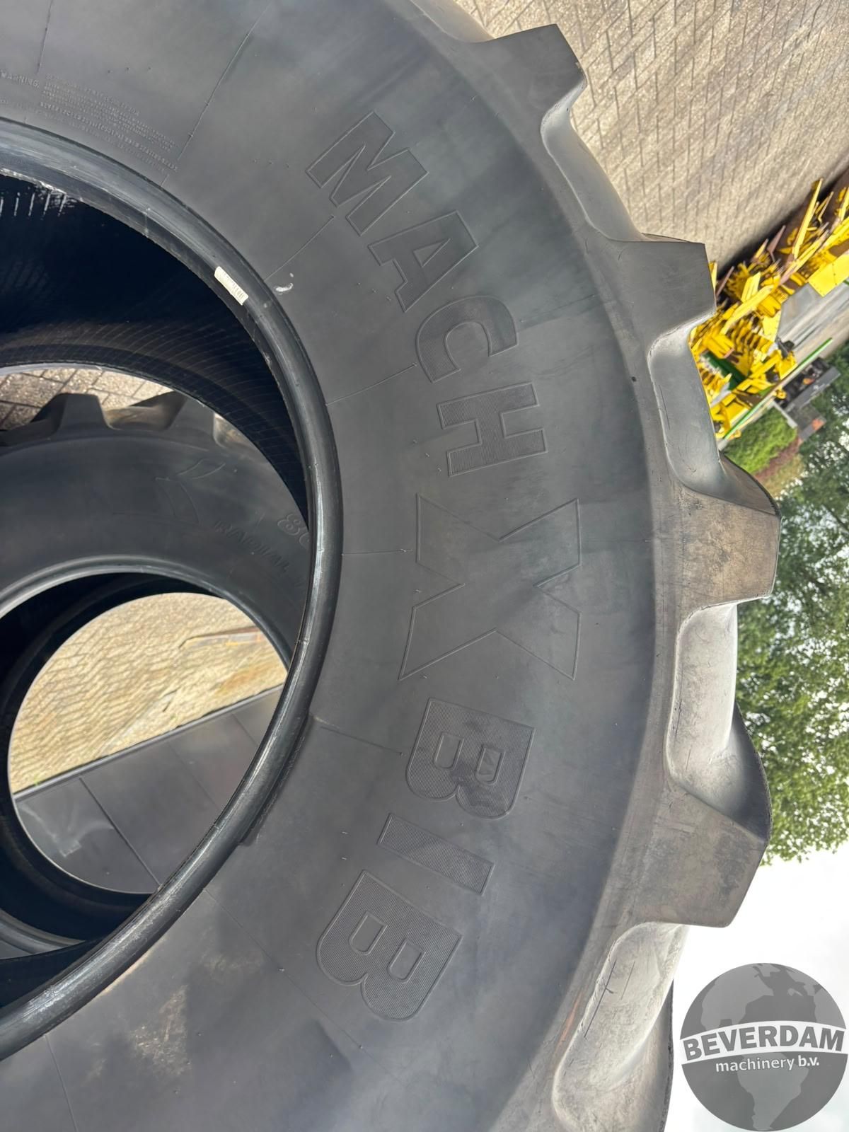 2x Michelin MachXbib 800/70R38