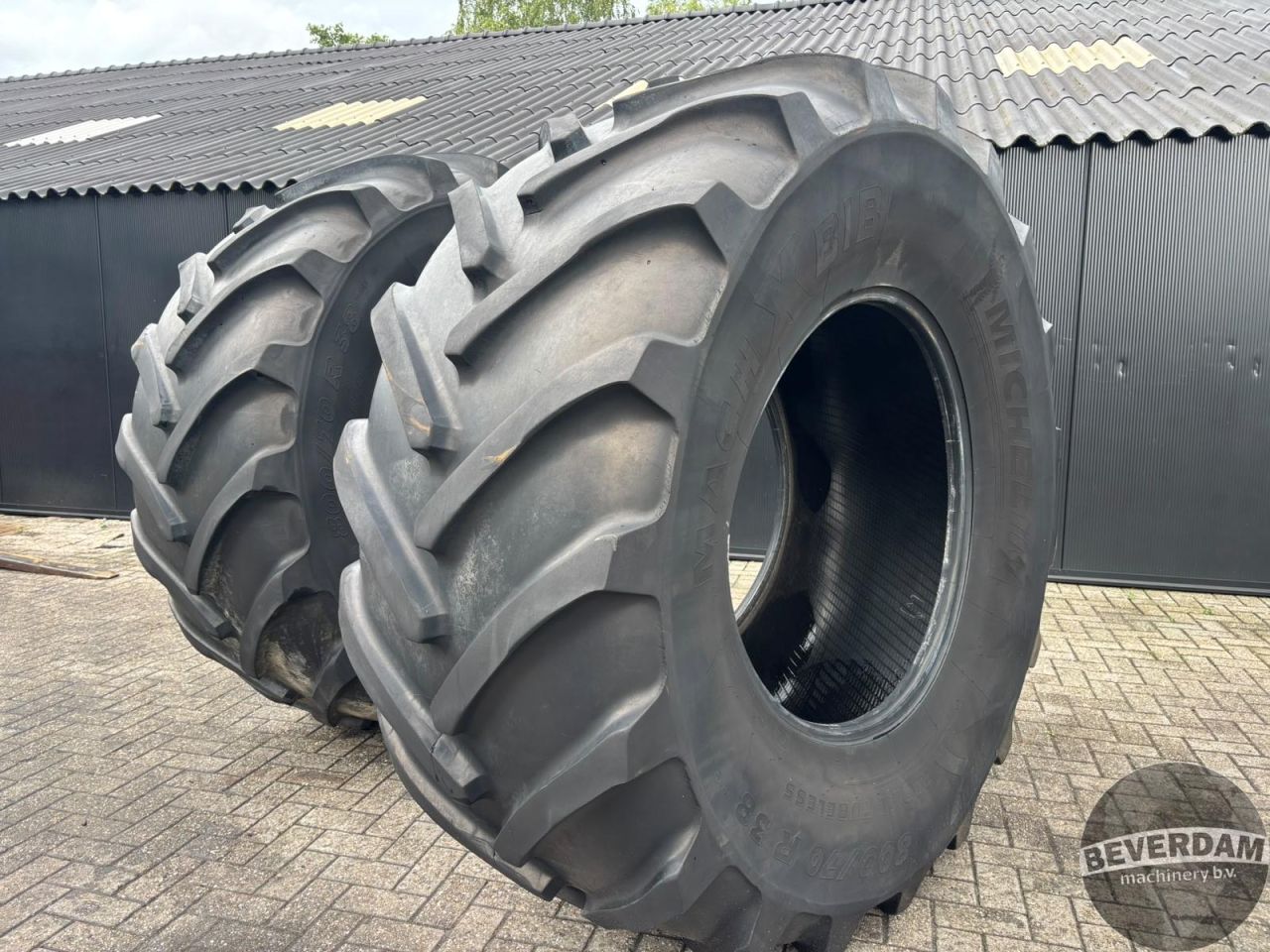 2x Michelin MachXbib 800/70R38