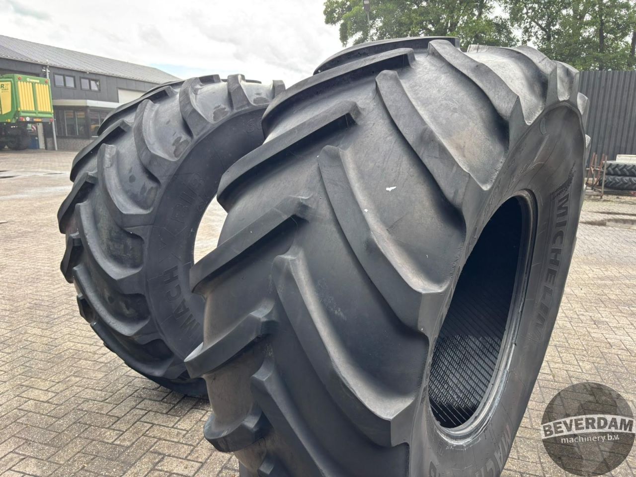 2x Michelin MachXbib 800/70R38