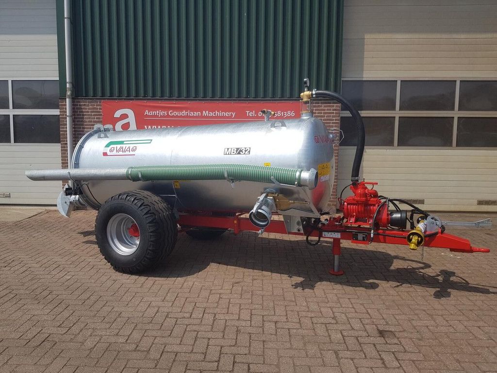 MB 32 Water tank