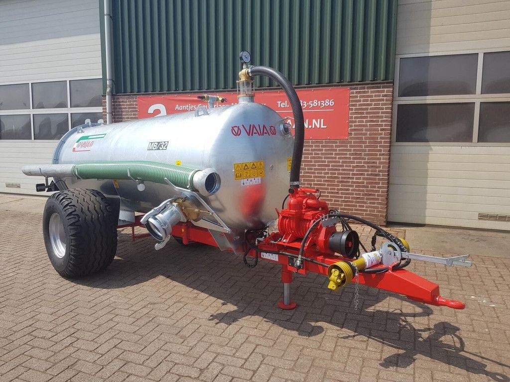 MB 32 Water tank