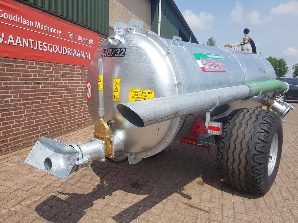 MB 32 Water tank