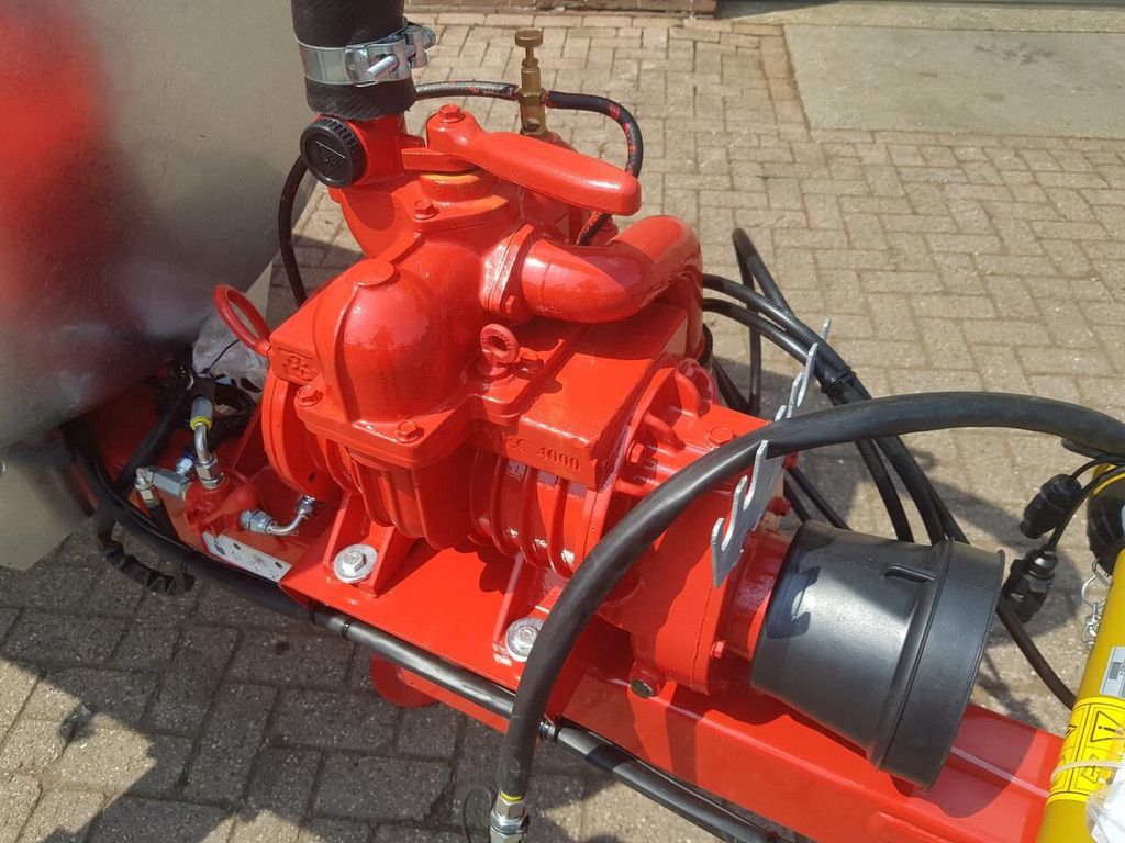 MB 32 Water tank